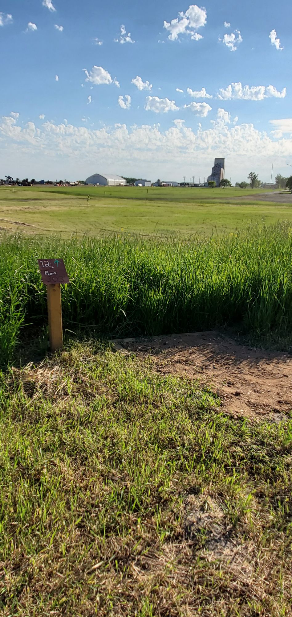 621 foot dog leg right par 5