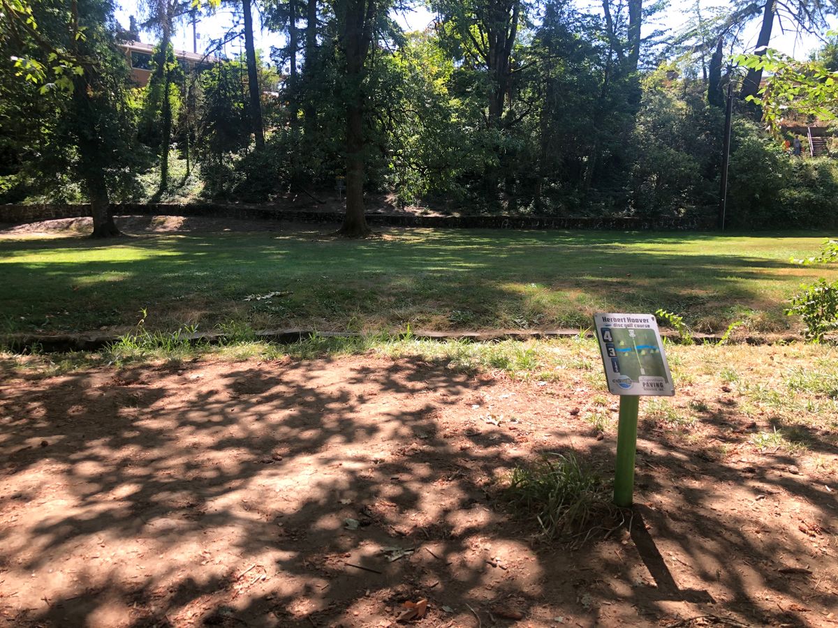 Hole 4 teepad