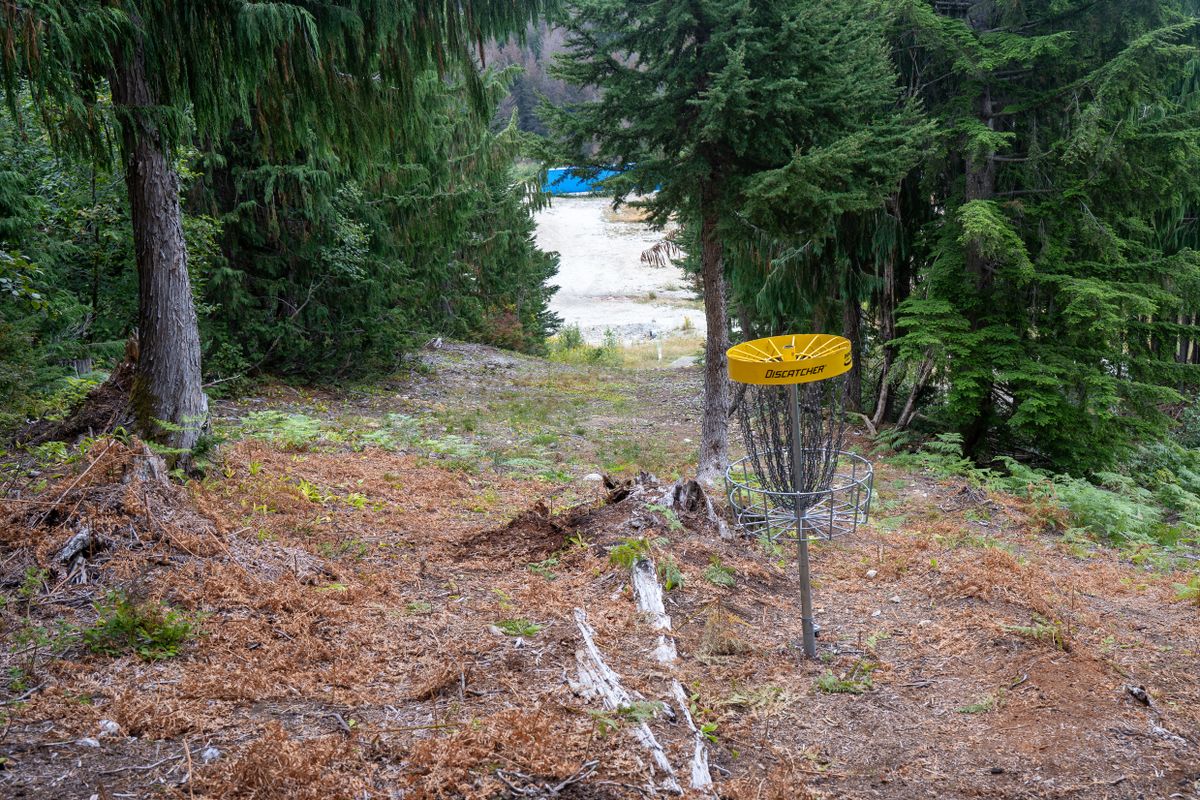 Hole 4, teepad in the distance