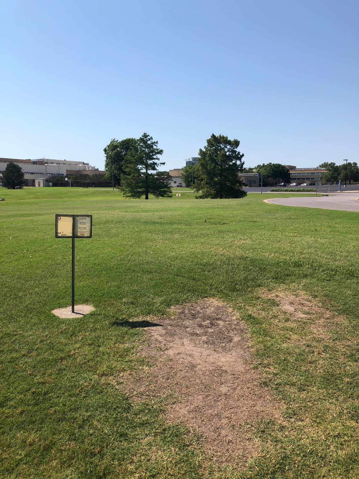 Tee 9