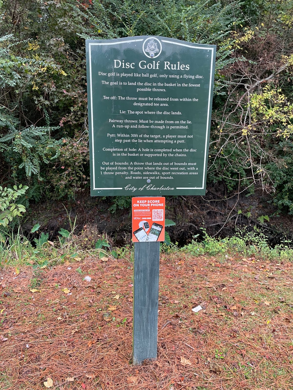 Sign with UDisc sign at Hole 1