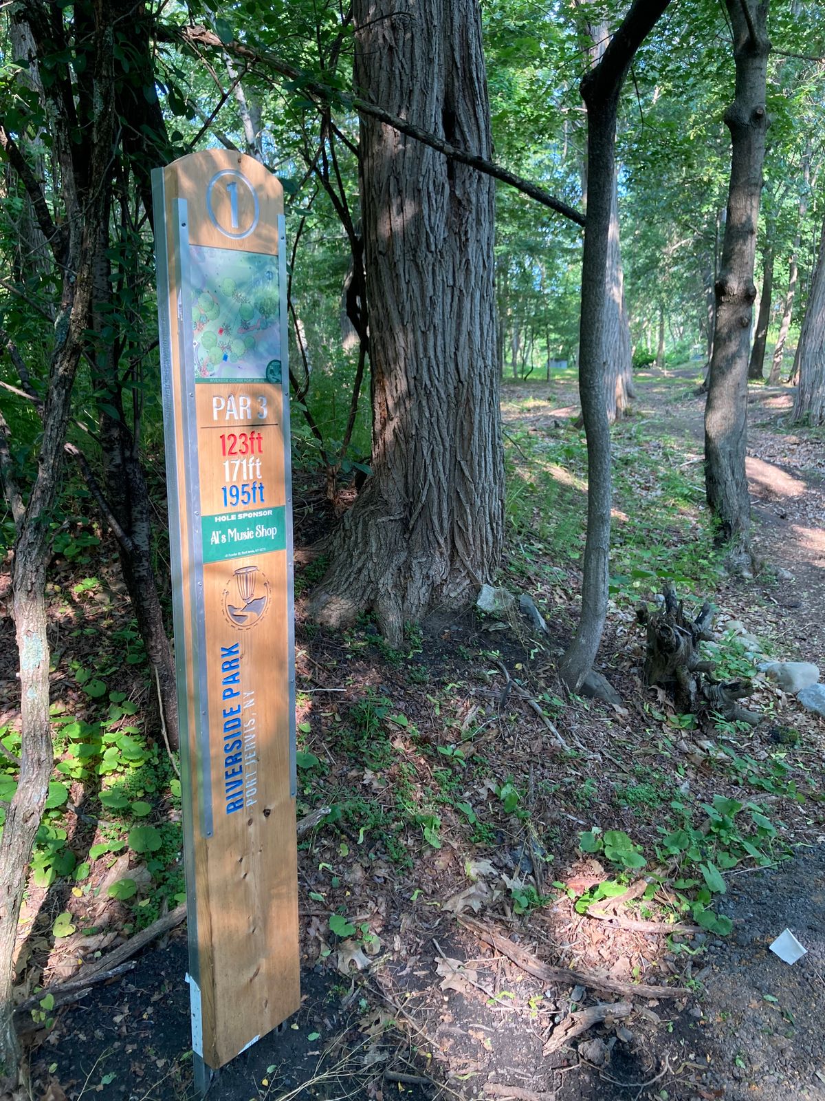 Hole 1 (white tee)