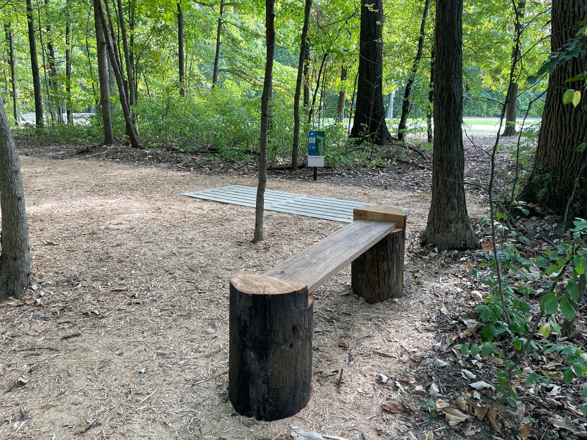 Hole 8 tee-pad