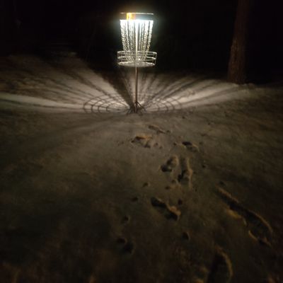 Mahdollisuus pelata myös pimeällä
