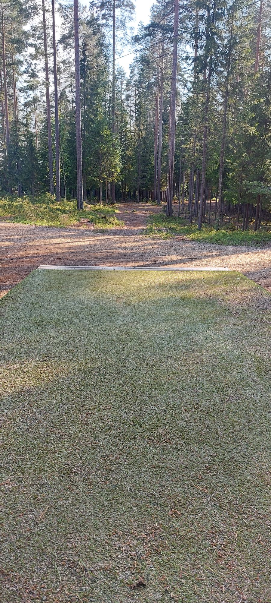 Tarinalaakso New Course tee 16