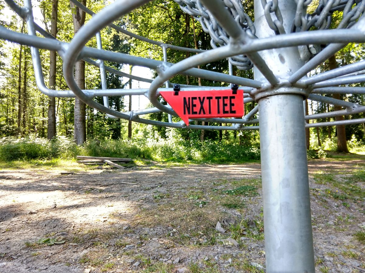 Jetzt gibt es auch "Next Tee" Schilder