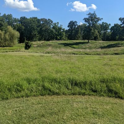 Extremely narrow fairways with one high tall grass. Almost impossible to find your disc if you don't land in the fairway.