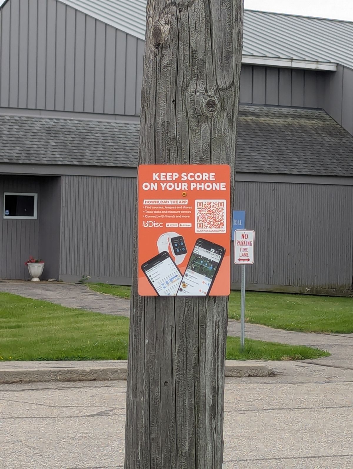 The sign from Hole 1's tee!