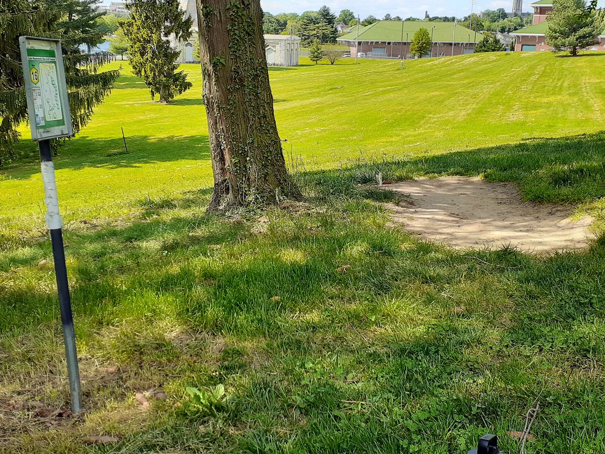 Hole 16 Tee