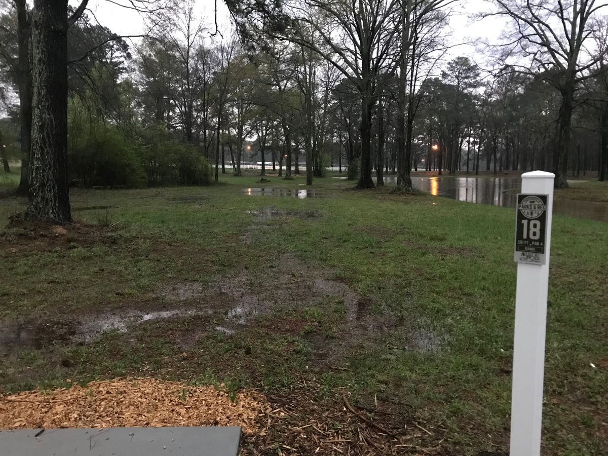 Hole 18 tee with BIG WATER