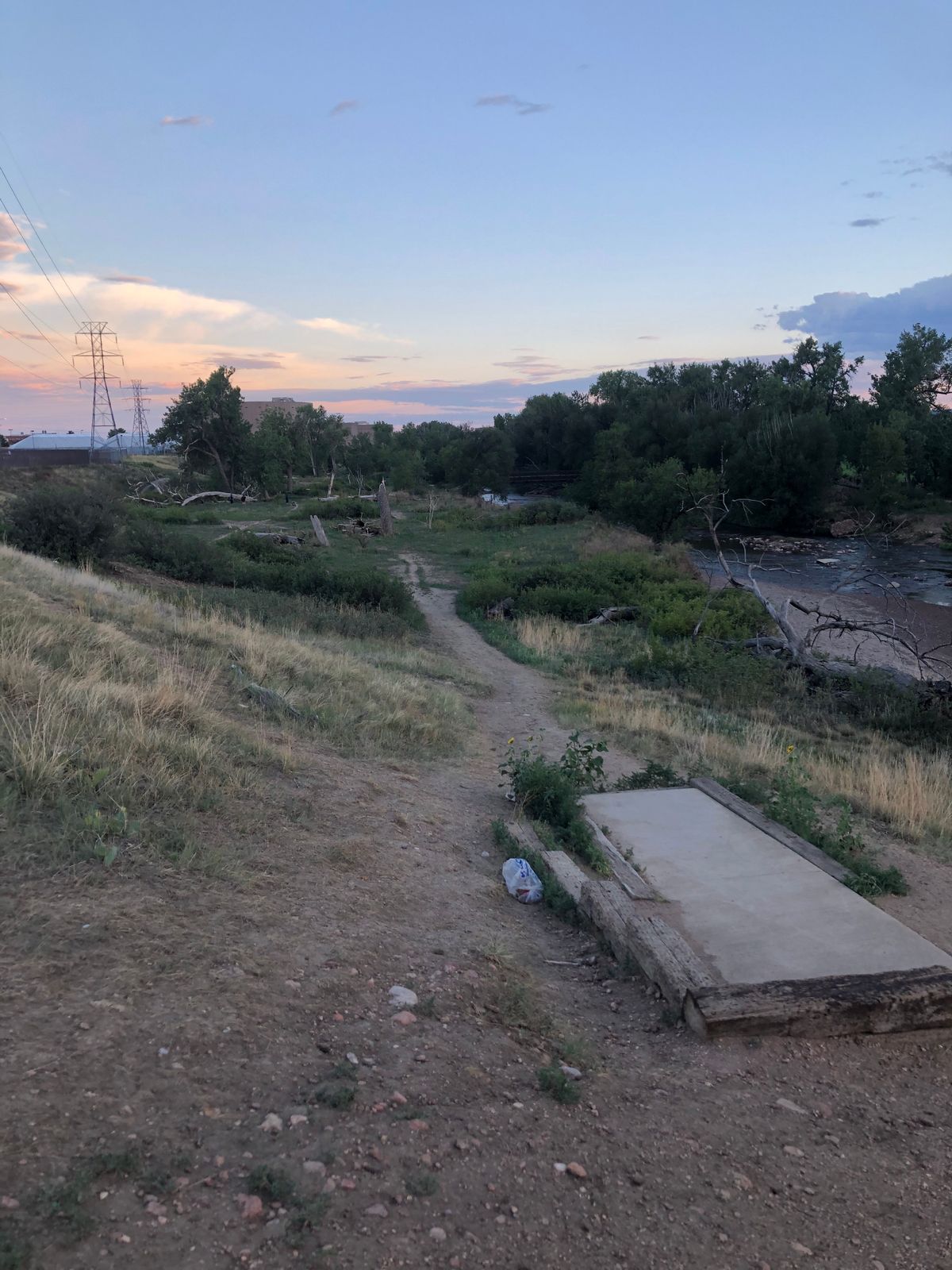 Sunset from tee pad of 500-foot finishing hole.