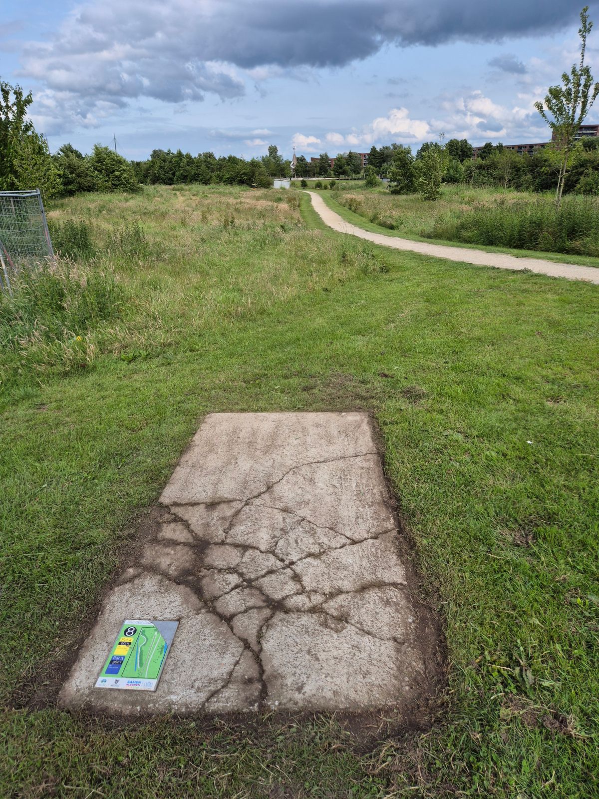 Tee hole 8basket hole