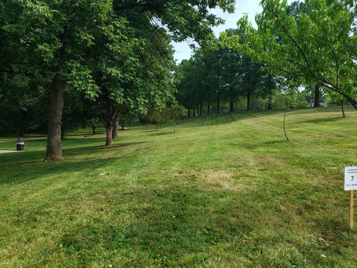 Hole 7Crestwood park disc golf course (Behind trees center left)