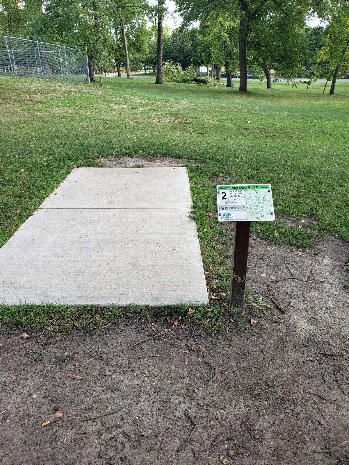 Hole 2 Tee box
All baskets Par 3
