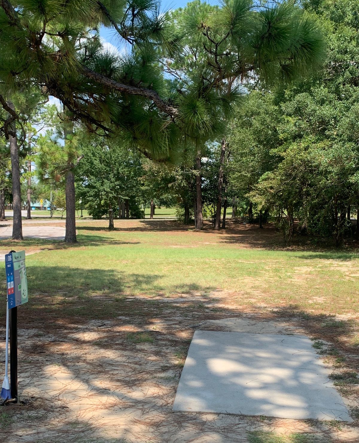 Hole 6 white tee pad
