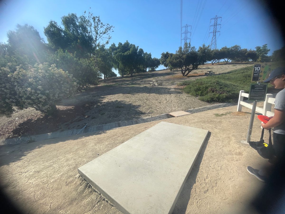 Hole 10 uphill throw