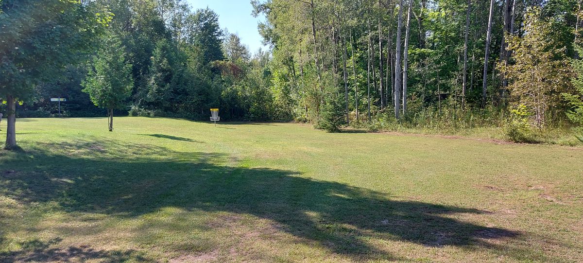 Short upshot on hole 1.🍁🌳🍁🌳