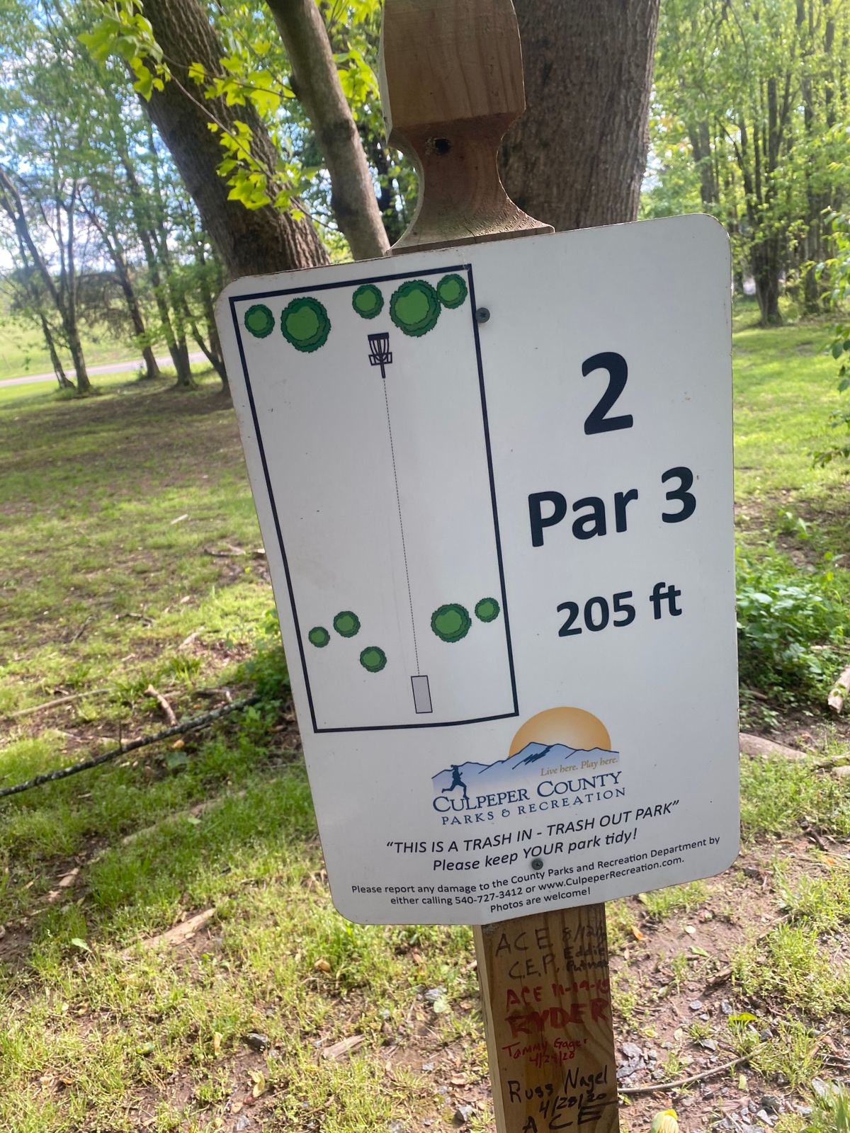 Hole 2 tee sign