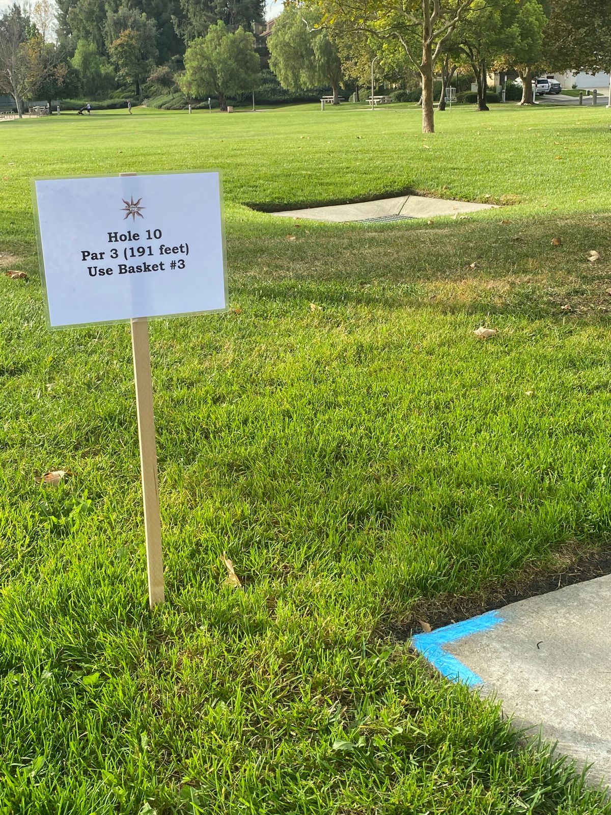 Optional: mando left or right of tree directly in front of you.
