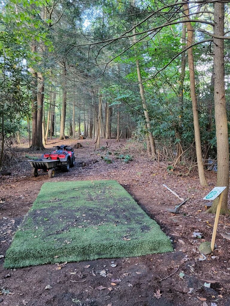 Hole 1 teepad