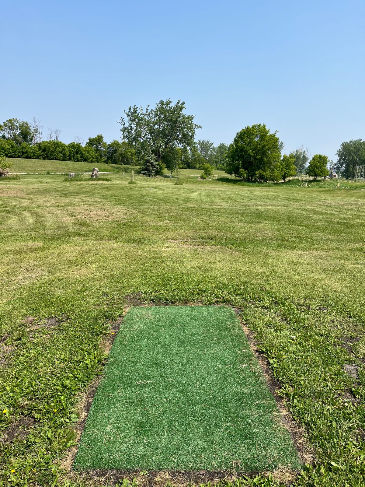 Hole 1 white tee