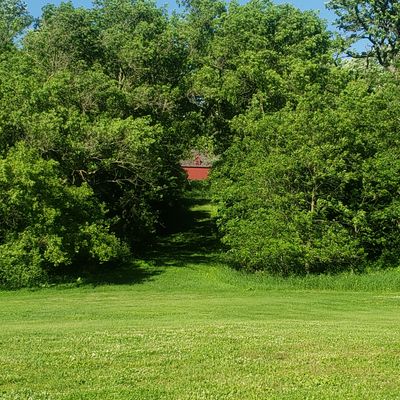 Hole 7, "Dragon's Drop", Luther's signature hole.