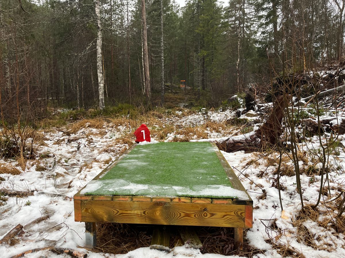 Utsikt fra rødt utkast på hull 1.