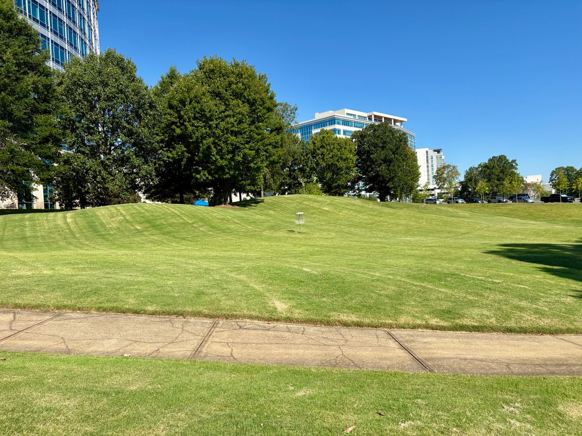Hole 8 approach