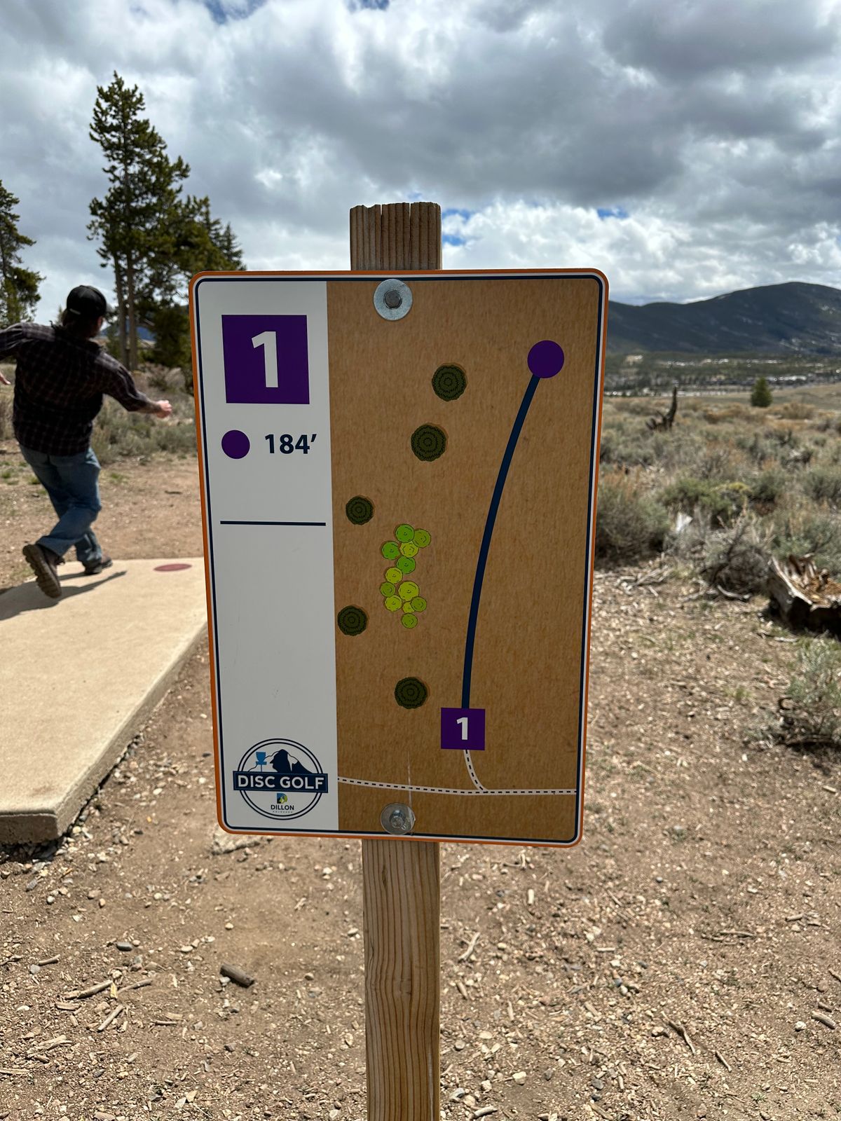 Hole 1 Tee Sign