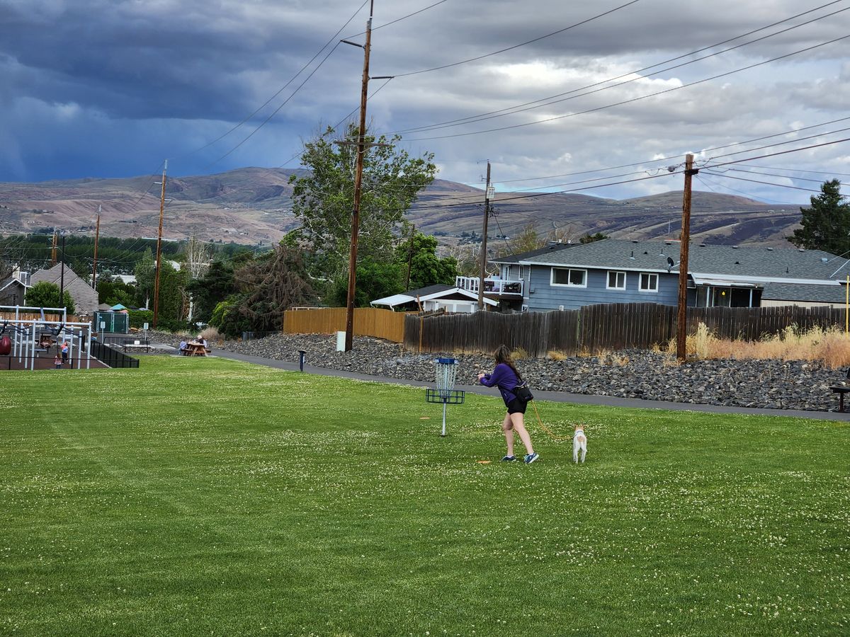 Linda making a birdie!