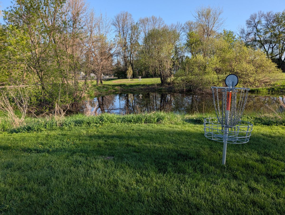 Hole 6 - Over the water through the tree gap