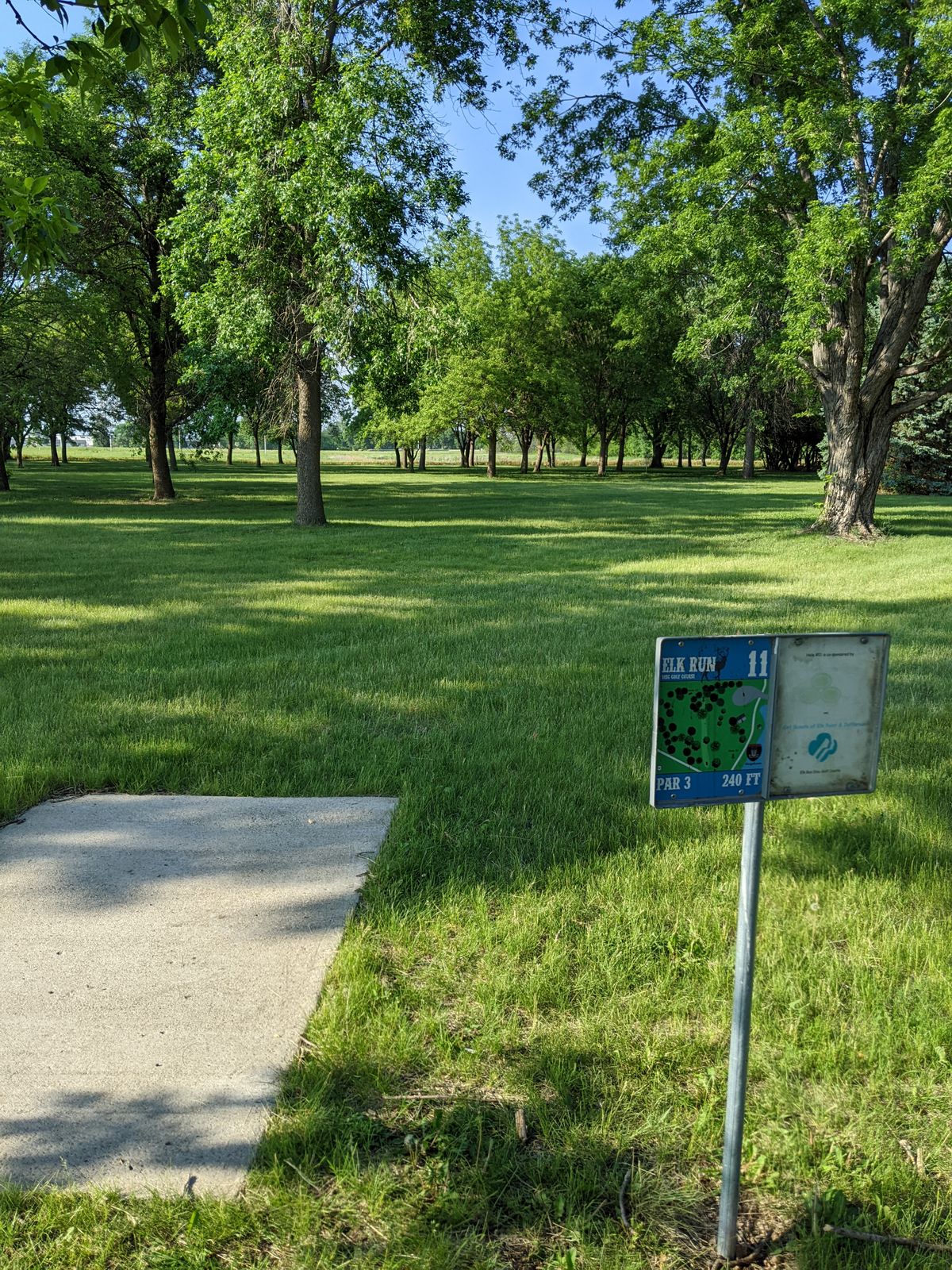 Hole 11 teepad