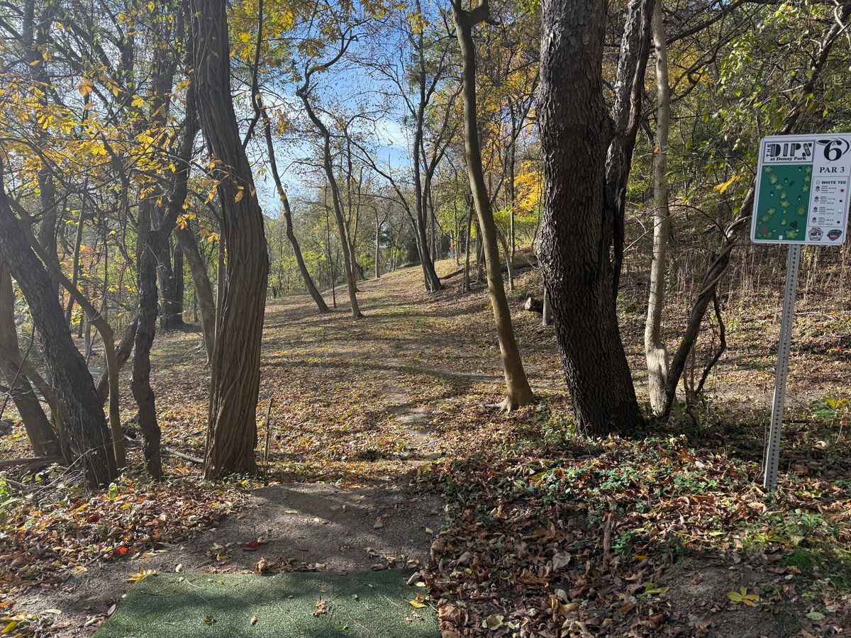 Hole 6 White (long) tee