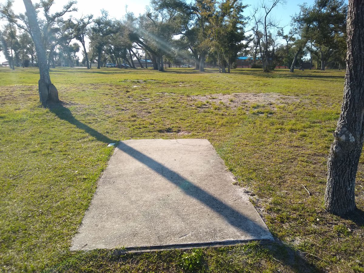 #9, par 3, 285ft