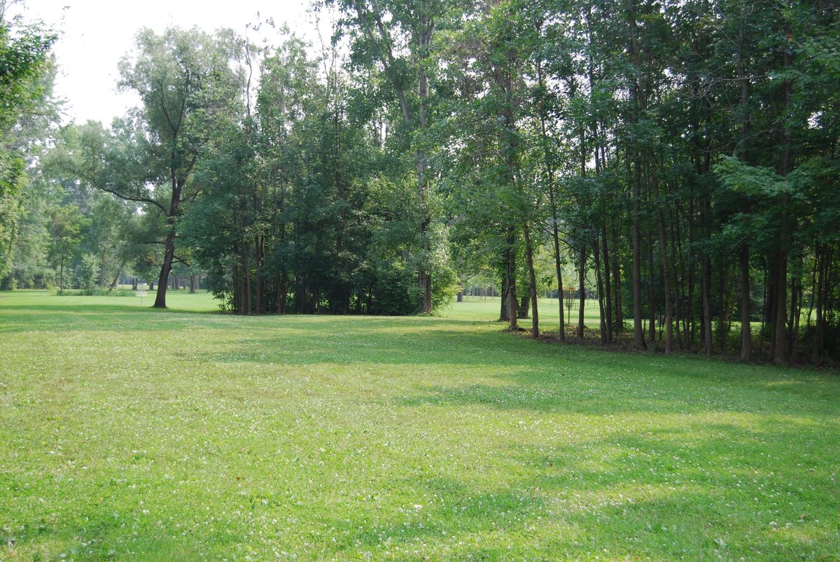 Hole 3 short position