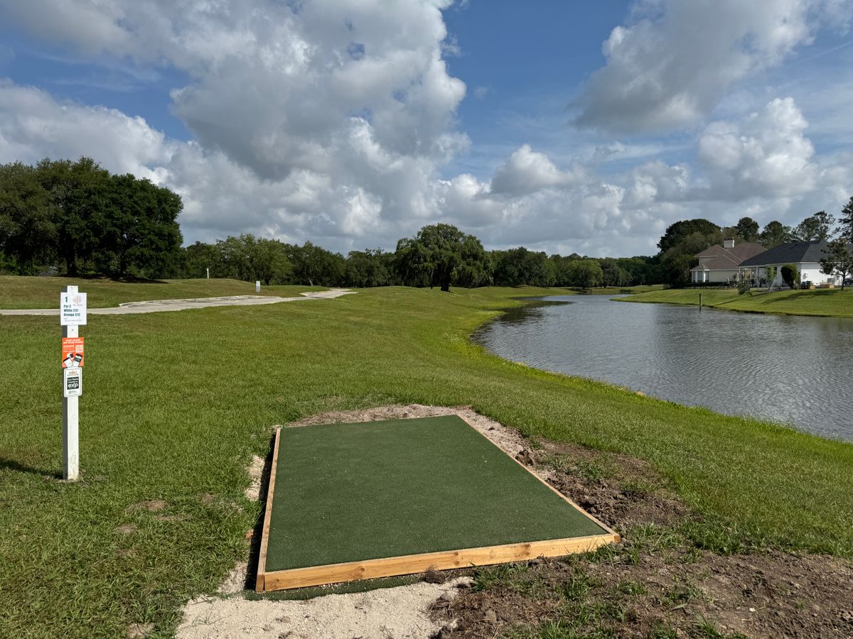 Hole 1 short pad