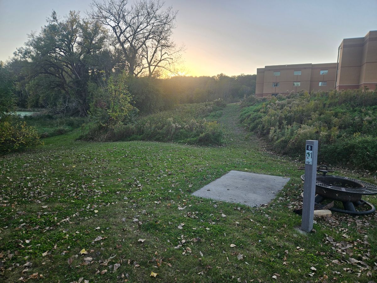Hole 8Hole 8