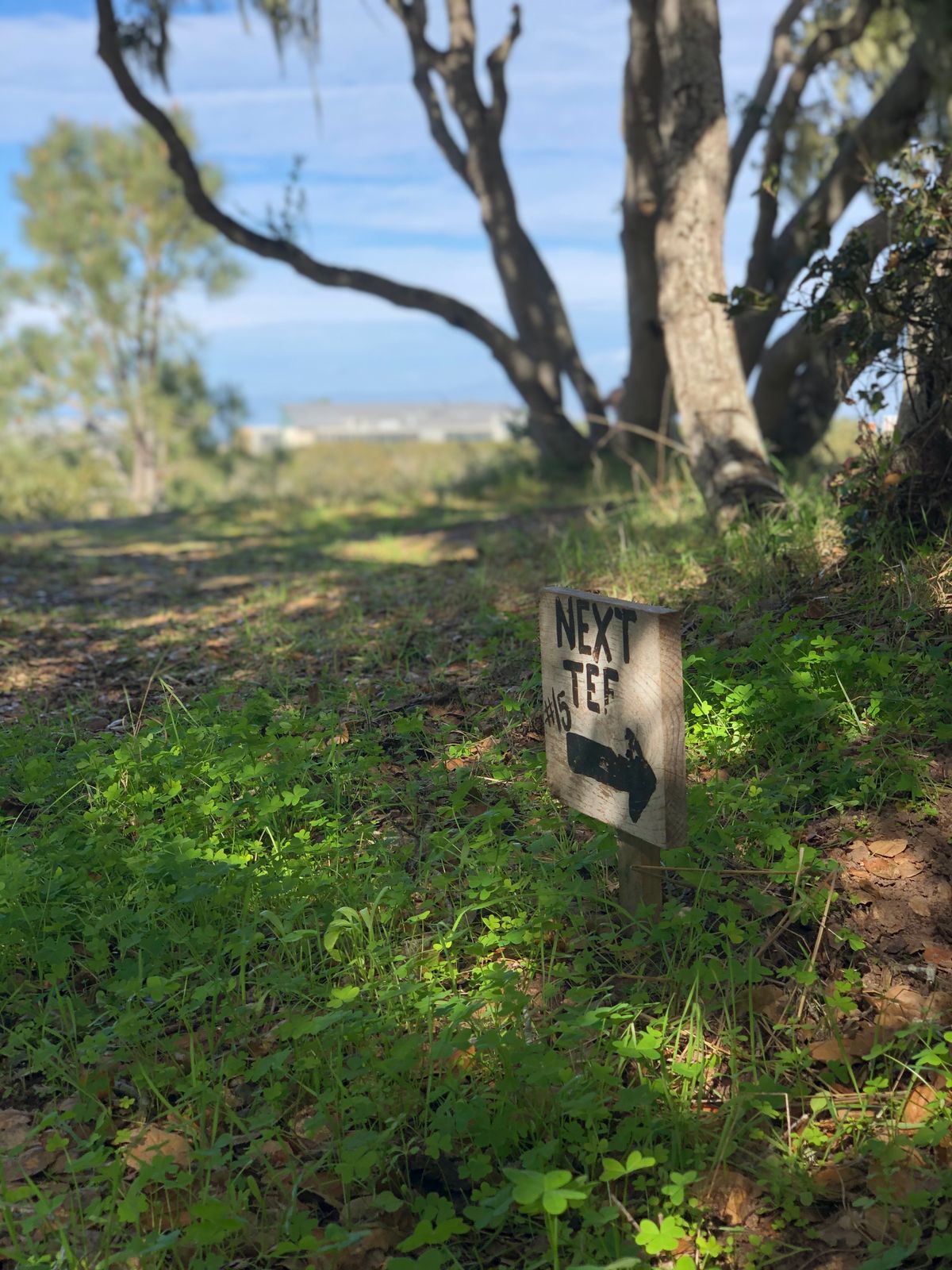 Next tee sign directing you to Hole 8's tee pad.