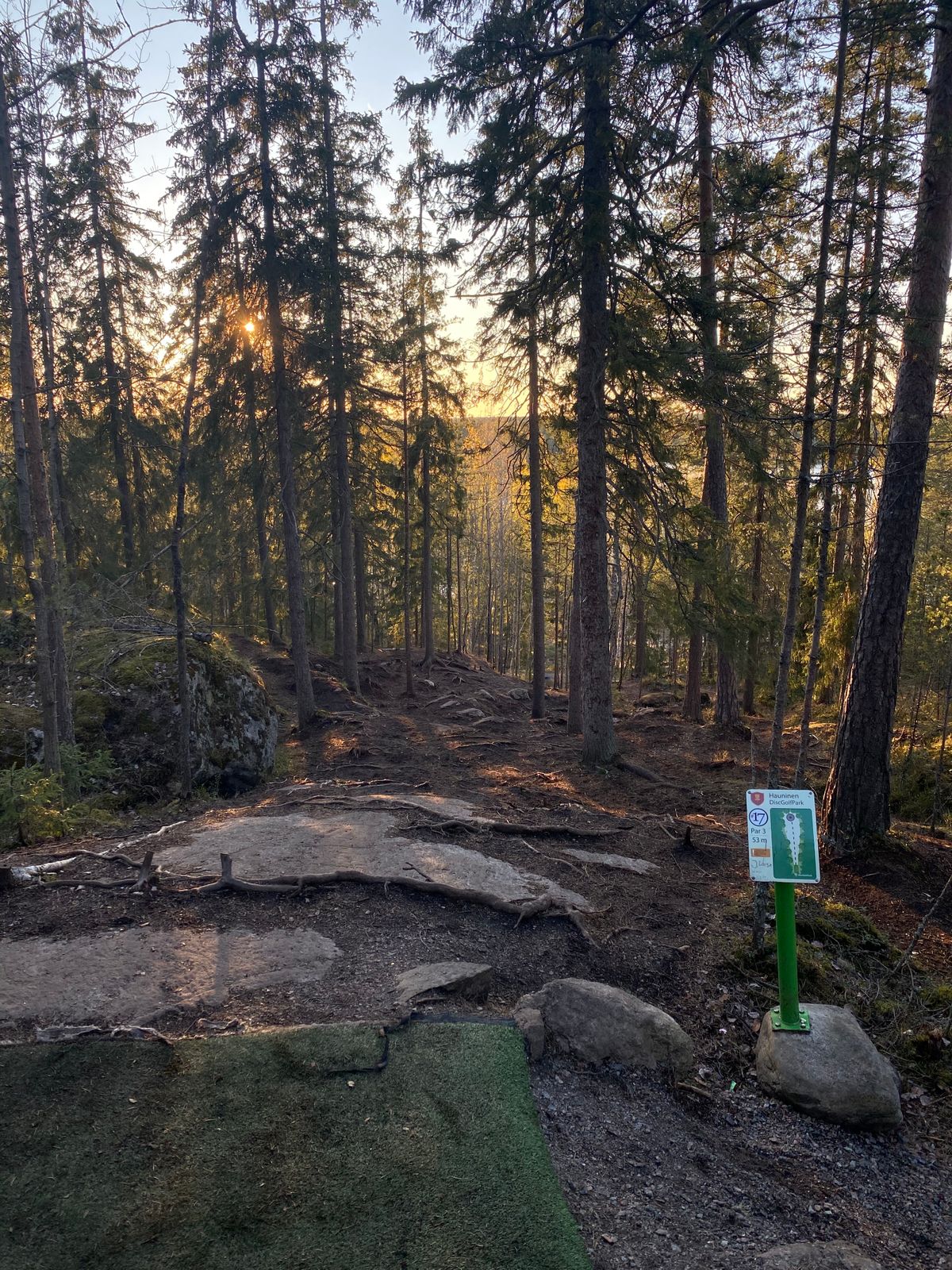 Tee 17 - Beautiful view, difficult shot