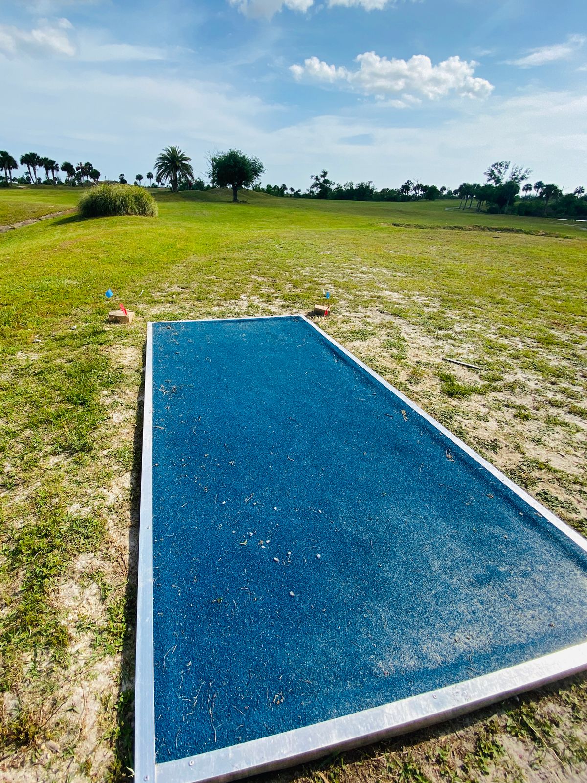 Nice course, great pads & great for learning to throw in windy conditions.