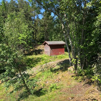 Kurv nr 1 er på øvre side av huset, ved bom på mando er det DZ ved hjørne på huset.
Her er det trippel mando