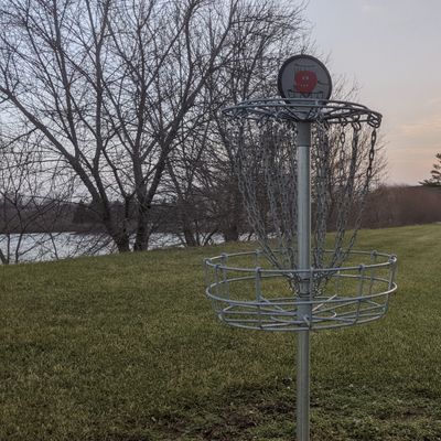 Hole 9 is the best designed hole on the course. A 256ft dogleg around a water hazard finishes at a pretty green with a slight slope.