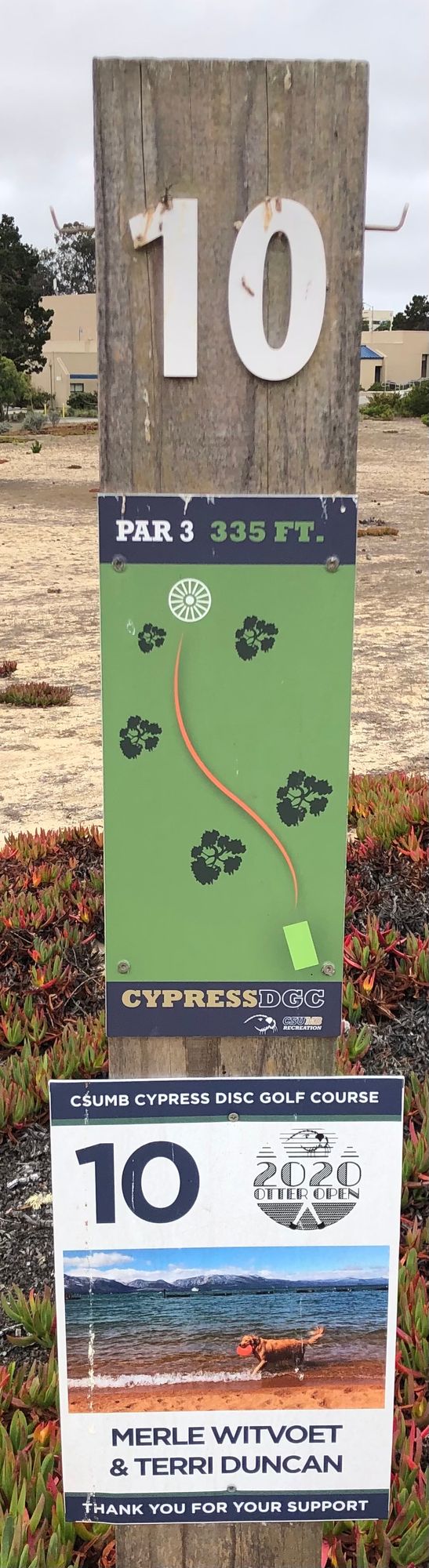 Hole 10's tee sign.
