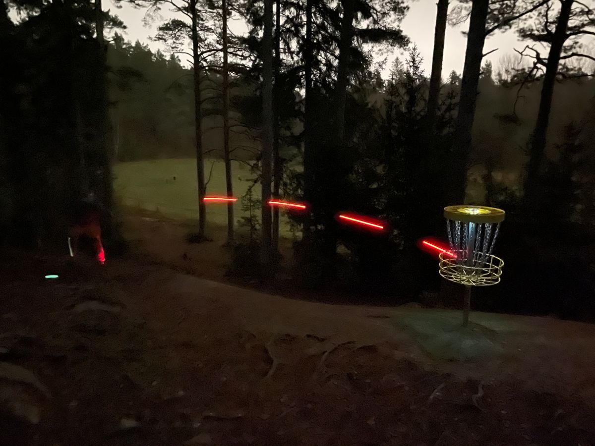 Glow round on hole 4