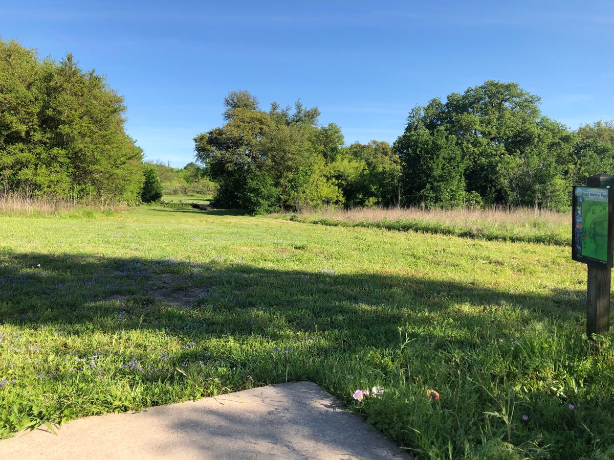 Hole 1 pro tee. Through the gap, dog leg right.