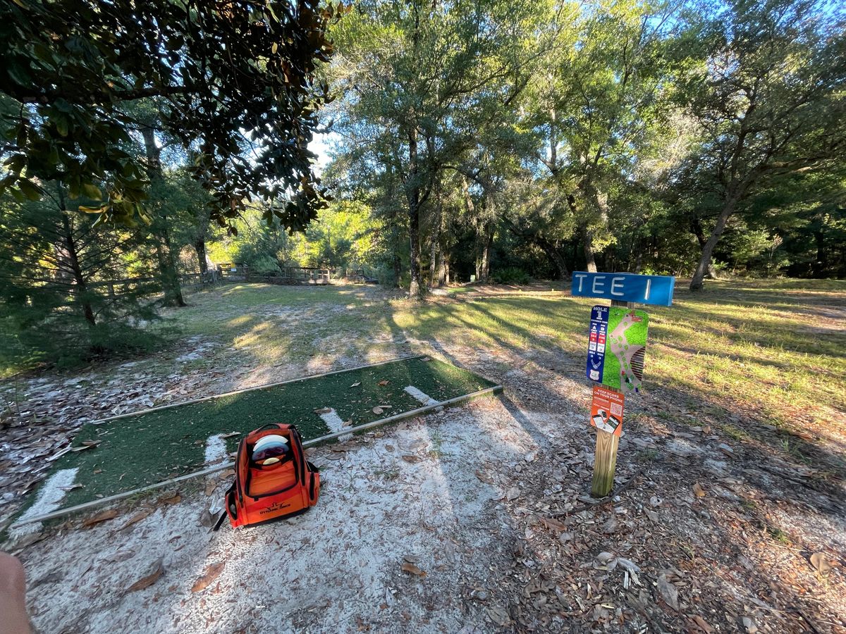 Hole 1 with new signage (10/‘22)