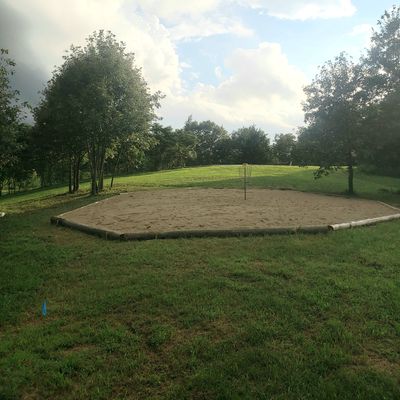 Hole 18's island hole theme.
