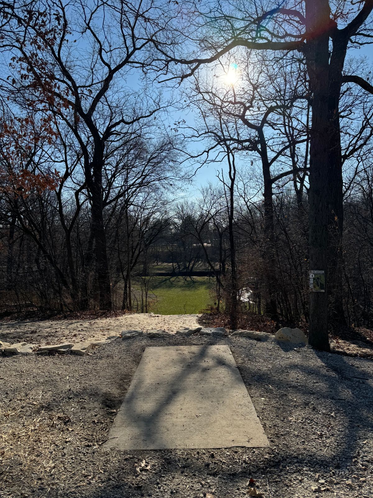 Hole 4 Teepad