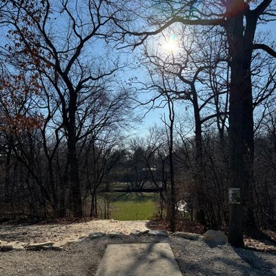 Hole 4 Teepad