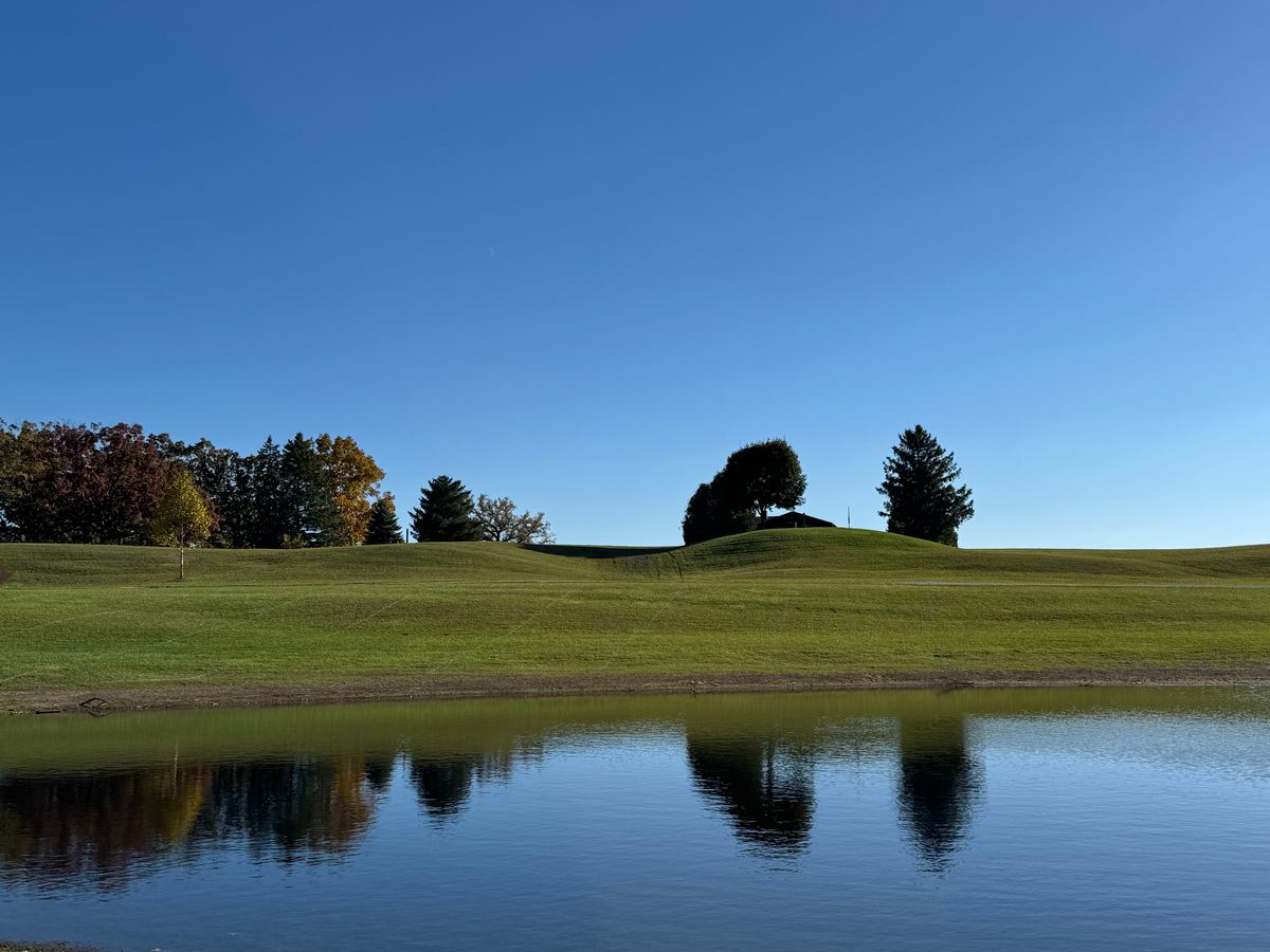 View up to the 1st Tee from the basket for 7. Windows XP vibes 😀